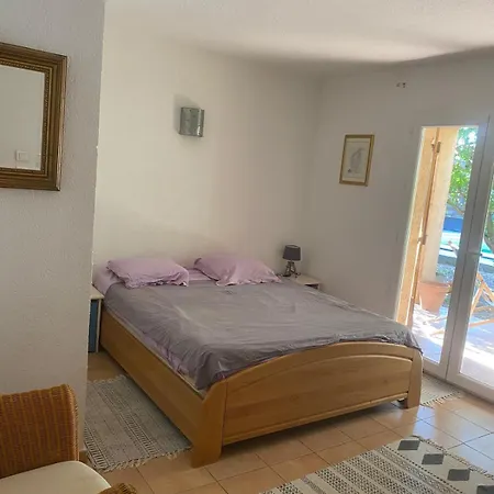 Hébergement de vacances Spacieuse Avec Piscine Privee A 150 M De La Centre Calvi (Corsica)